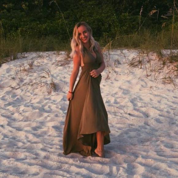 Meet your Posher, Alexis - Picture 1 of 1